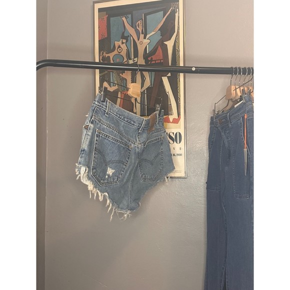 Vintage Levi 550 Light Wash Cutoffs - Picture 5 of 7